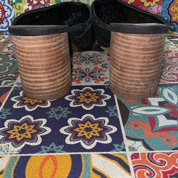 TOMMY Hilfiger Black eyelet laser cut Chunky Block heeled mules sandals sz 11 - Picture 4 of 6